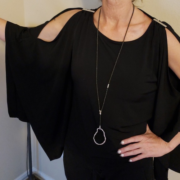 NWT Black cold shoulder top - Picture 7 of 7